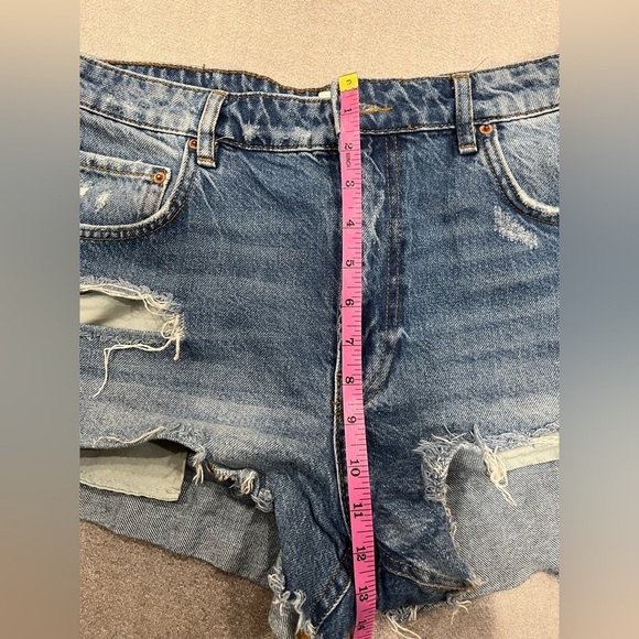 [US12] Zara The High Rise Denim Shorts Distressed - Picture 4 of 5